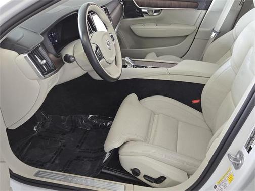 2022 Volvo S90 B6 Inscription