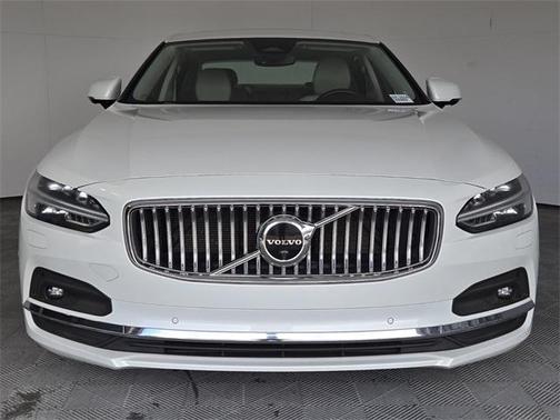 2022 Volvo S90 B6 Inscription