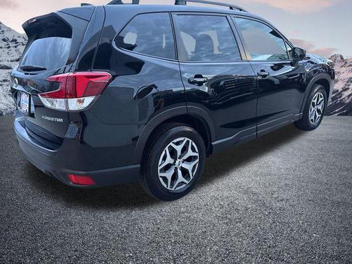 2022 Subaru Forester Premium