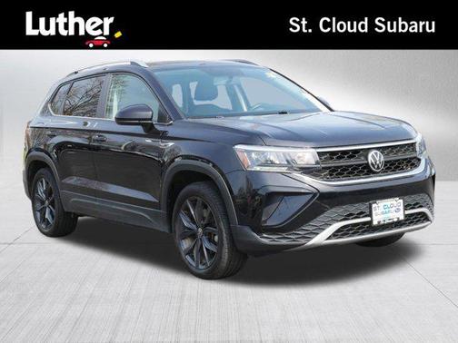 Deep Black Pearl 2022 Volkswagen Taos 1.5T SE