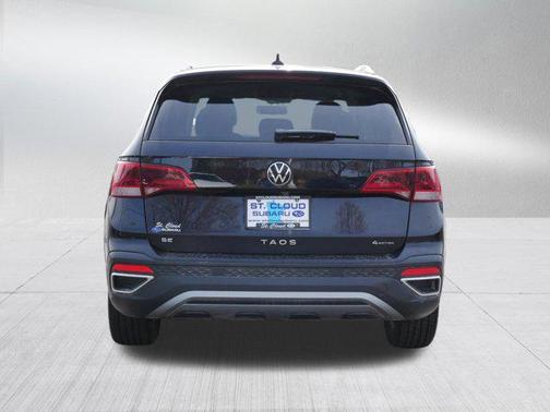Deep Black Pearl 2022 Volkswagen Taos 1.5T SE