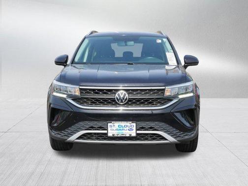 Deep Black Pearl 2022 Volkswagen Taos 1.5T SE