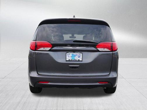 2021 Chrysler Voyager LXI