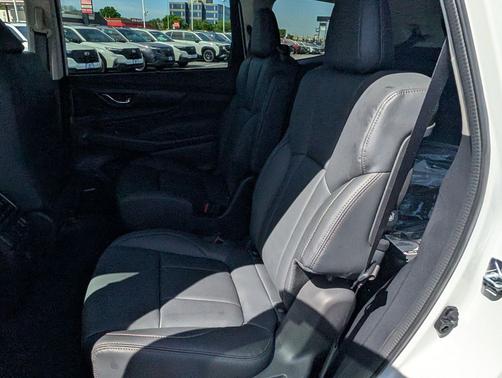 Crystal White Pearl 2026 Subaru Ascent Bronze Edition 7-Passenger