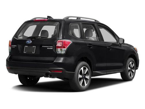 Crystal Black Silica 2017 Subaru Forester 2.5i