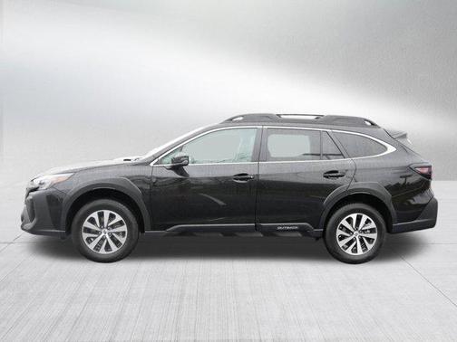 Crystal Black Silica 2025 Subaru Outback Premium