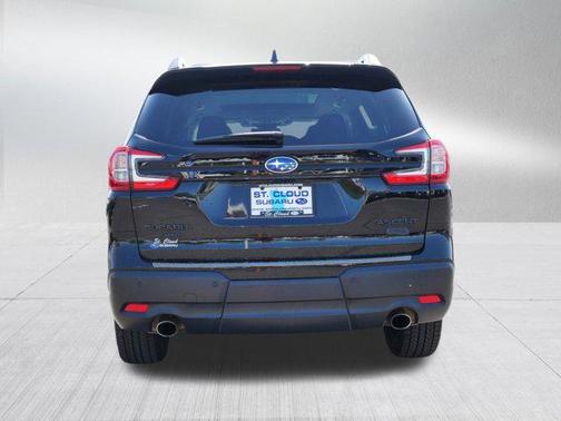 Crystal Black Silica 2024 Subaru Ascent Onyx Edition 7-Passenger