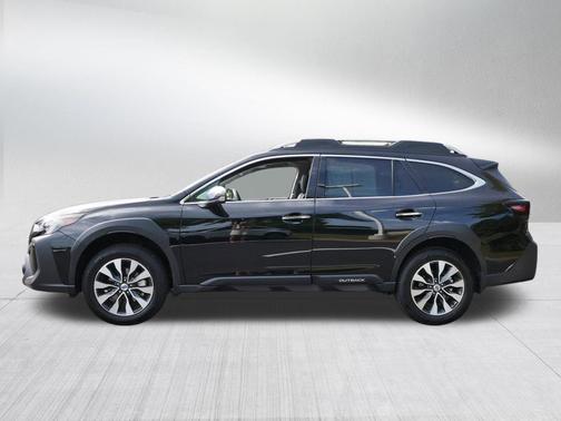 Crystal Black Silica 2025 Subaru Outback Touring XT