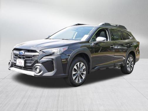 Crystal Black Silica 2025 Subaru Outback Touring XT