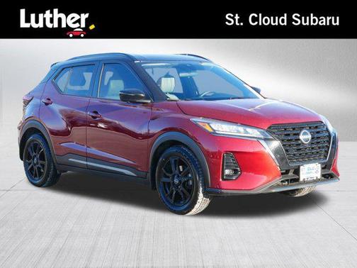 2022 Nissan Kicks SR