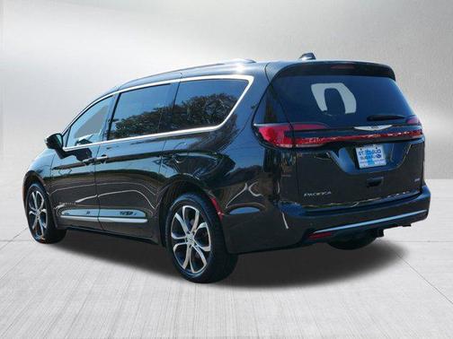 2022 Chrysler Pacifica L