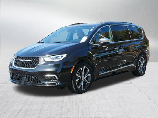 2022 Chrysler Pacifica L