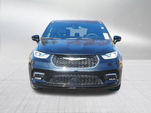 2025 Chrysler Pacifica L