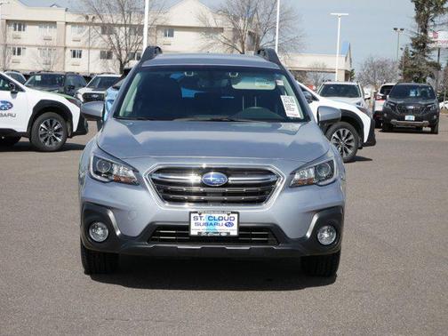 Ice Silver Metallic 2019 Subaru Outback 2.5i Premium