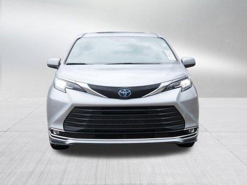 2021 Toyota Sienna XLE 7 Passenger