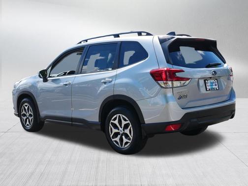 Ice Silver Metallic 2024 Subaru Forester Premium