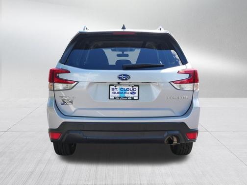 Ice Silver Metallic 2024 Subaru Forester Premium