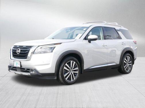 2022 Nissan Pathfinder Platinum 4WD