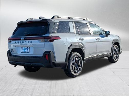 Crystal White Pearl 2026 Subaru Outback Touring