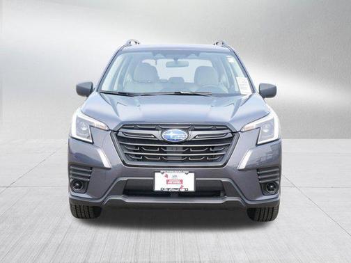 Magnetite Gray Metallic 2024 Subaru Forester Base