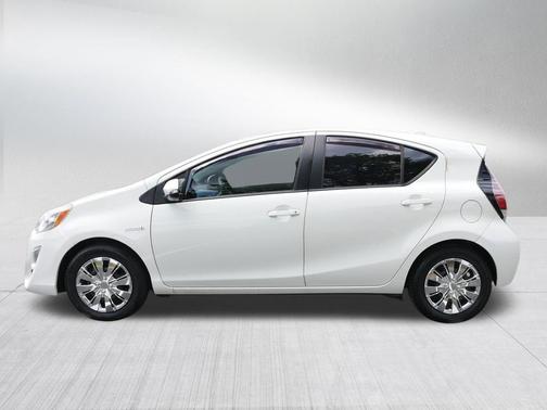 Moonglow 2015 Toyota Prius c One