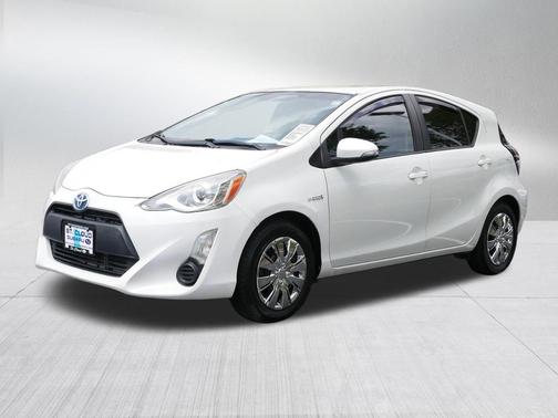Moonglow 2015 Toyota Prius c One