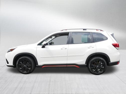 Crystal White Pearl 2023 Subaru Forester Sport