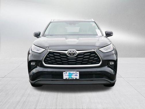 Midnight Black Metallic 2021 Toyota Highlander Limited