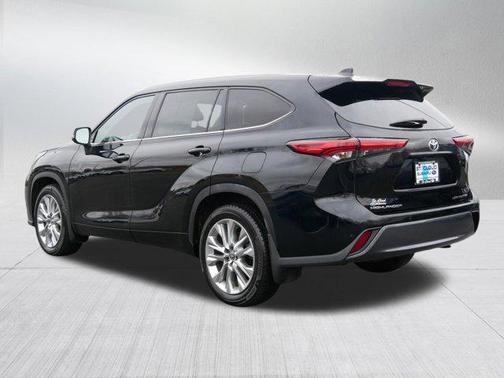 Midnight Black Metallic 2021 Toyota Highlander Limited