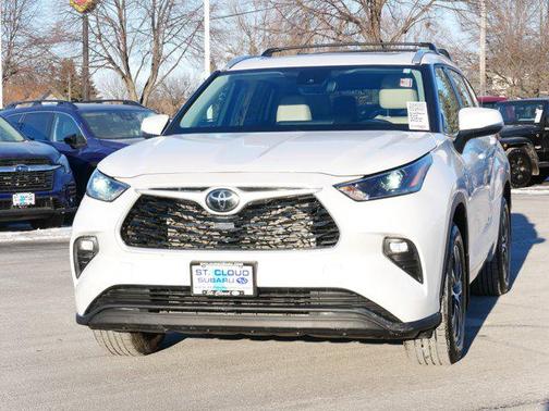 2024 Toyota Highlander XLE