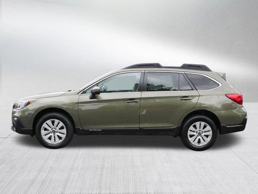 Wilderness Green Metallic 2018 Subaru Outback 2.5i Premium