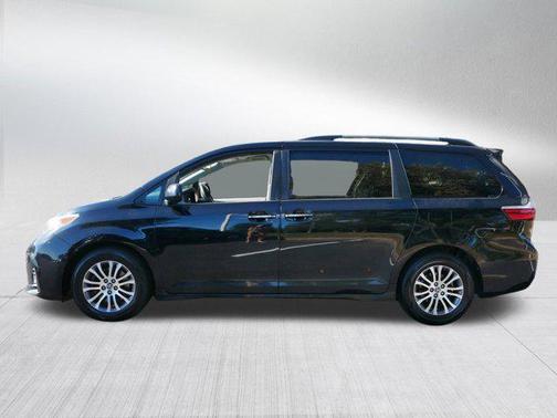 2019 Toyota Sienna XLE