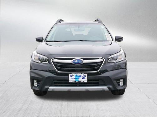 Crystal Black Silica 2022 Subaru Outback Limited