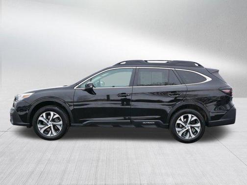 Crystal Black Silica 2022 Subaru Outback Limited