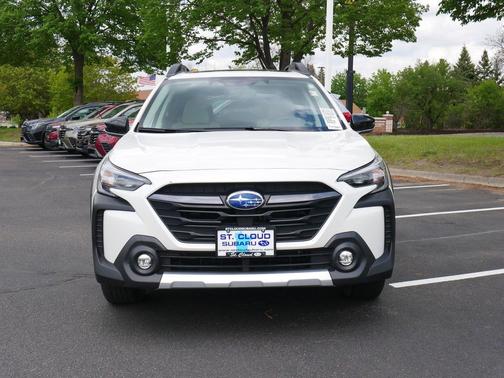 Crystal White Pearl 2023 Subaru Outback Limited