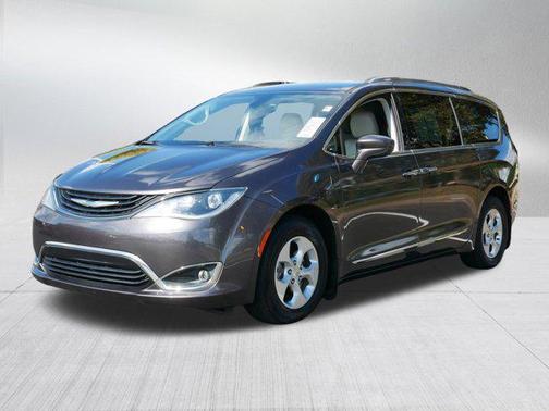 2018 Chrysler Pacifica Hybrid Touring L