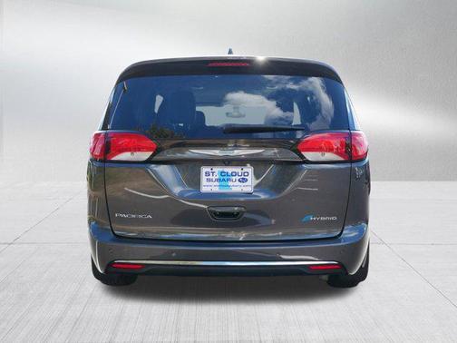 2018 Chrysler Pacifica Hybrid Touring L
