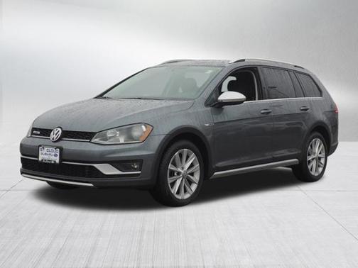 Photo 3 of 34 of 2017 Volkswagen Golf Alltrack TSI S