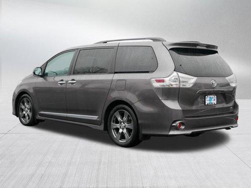 2017 Toyota Sienna SE