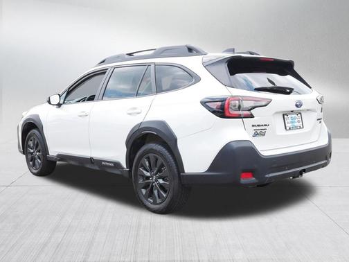 Crystal White Pearl 2024 Subaru Outback Onyx Edition XT