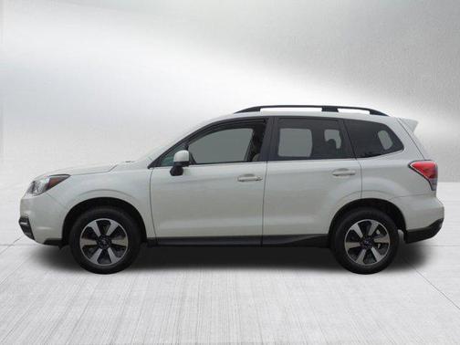 Crystal White Pearl 2018 Subaru Forester 2.5i Limited