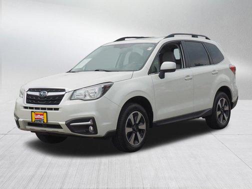 Crystal White Pearl 2018 Subaru Forester 2.5i Limited