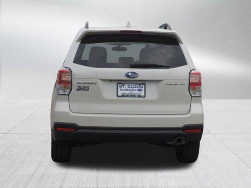 Crystal White Pearl 2018 Subaru Forester 2.5i Limited