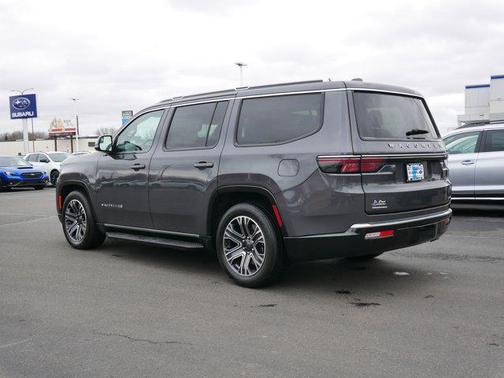 Baltic Gray Metallic Clearcoat 2022 Jeep Wagoneer Series III 4x4