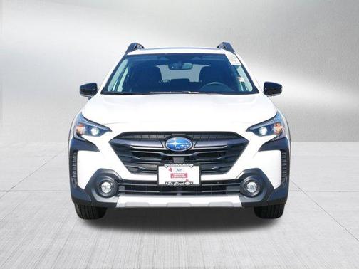 Crystal White Pearl 2024 Subaru Outback Limited