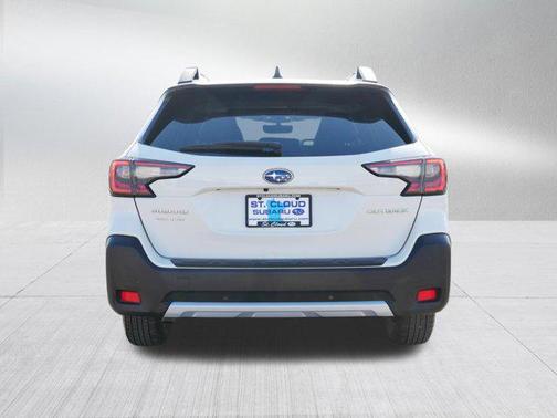 Crystal White Pearl 2024 Subaru Outback Limited