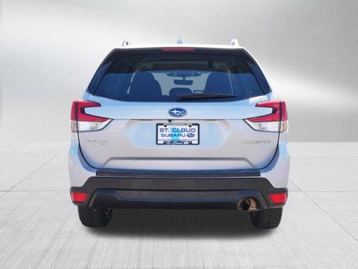 Ice Silver Metallic 2023 Subaru Forester Premium