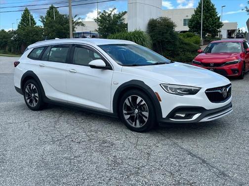 2019 Buick Regal TourX Essence