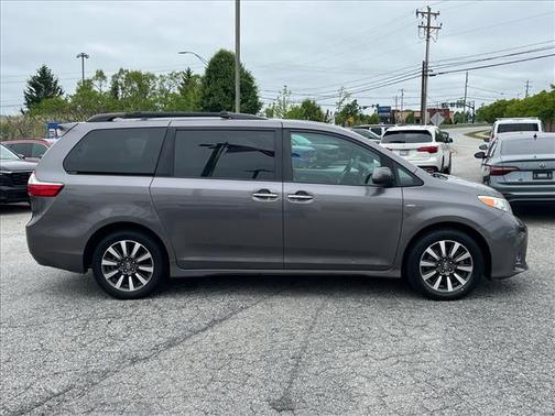 Predawn Gray Mica 2018 Toyota Sienna XLE