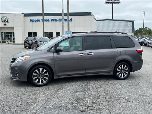 Predawn Gray Mica 2018 Toyota Sienna XLE